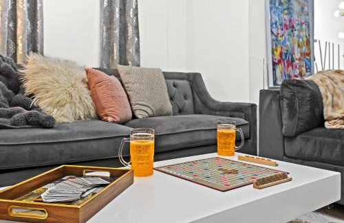 Modern Apartment with Parking & Prime Location - Foto 55