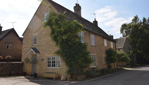 Corner Cottage - Photo 3