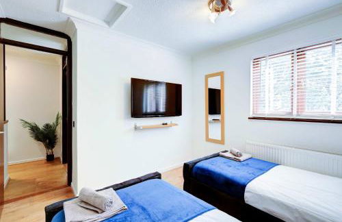 Spacious & Bright 3 Bedroom House in Peterborough - Foto 22