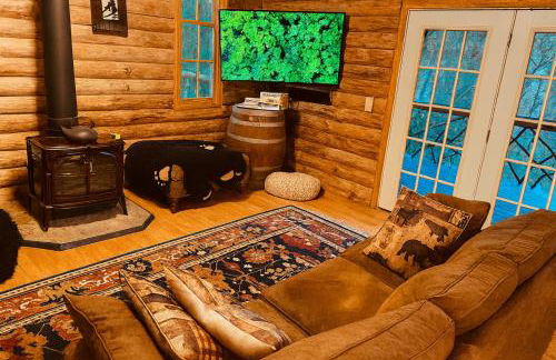 Crabapple-Secluded cabin with pond creek access, hot tube, fire pit in Blue Ridge - Photo 10