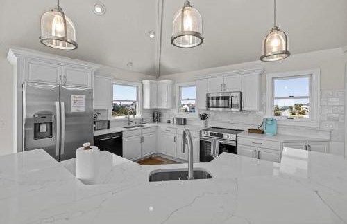 Blue Moon - LUX Oceanfront Pool Hot Tub Theater - Photo 23