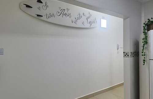 Varanda ensolarada a alguns passos do mar - Foto 27