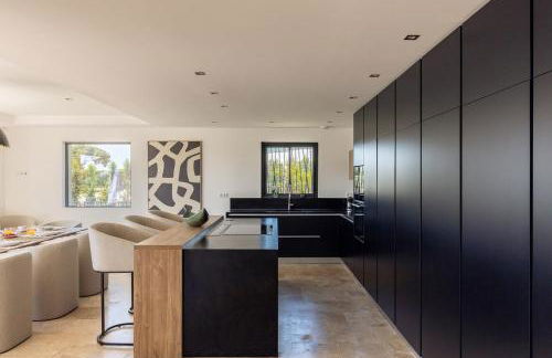 Faro Luxury Home with Heated Pool and Garden - Foto 10