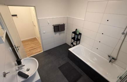 GNA02 - Zeitgemäße Apartments mit modernen Küchen, Balkon & Parkplatz - Foto 46