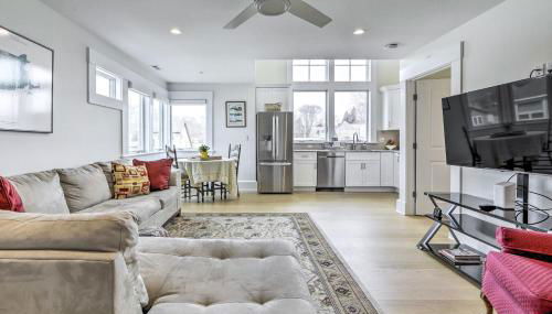 Coastal Waterford Getaway, Steps to the Water! - Foto 3