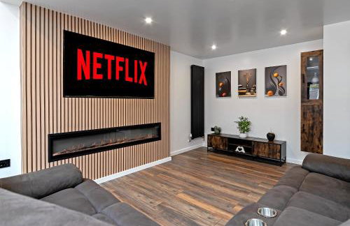 Contractors Heaven-POOL TABLE-THREE BEDROOM HOUSE WITH SEPARATE ONE BEDROOM SELF CONTAINED-Close to AIRPORT - Foto 27