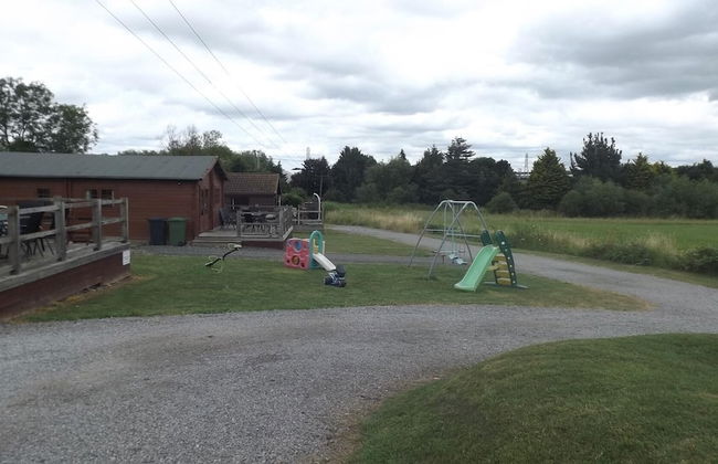 Spacious 3 Bedroom Cabin at Avonvale Holiday Lodge - Foto 8