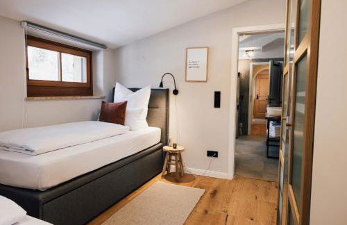 Die Watzmannsuite - Familienfreundliche Ferienwohnung in historischer Villa mit Kamin, Infrarotsauna, Balkon, Garten, nur 10 Gehminuten ins Zentrum von Berchtesgaden - Foto 20