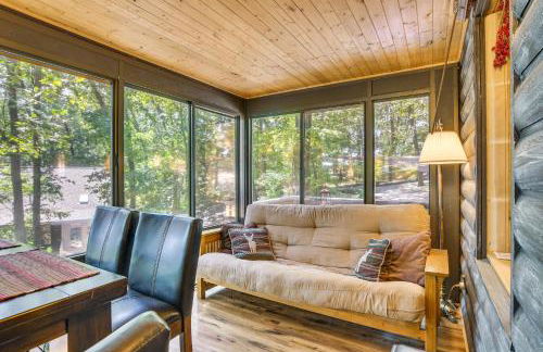 3 Mi to Table Rock Lake Cabin with Fire Pit! - Foto 8