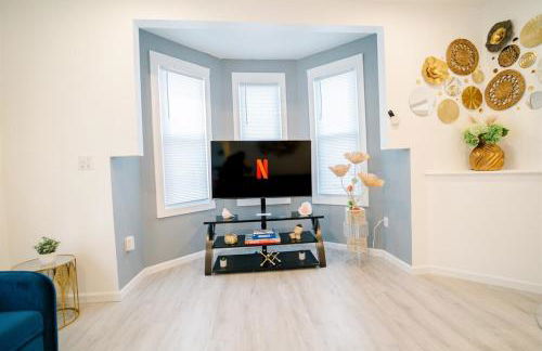 Modern 5BR DC Home Free Parking Steps from Metro Family-Friendly - Photo 36