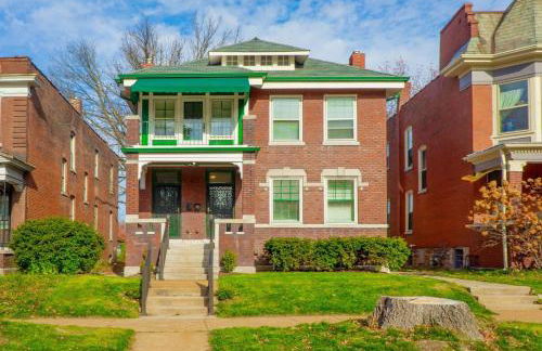 Tower Grove Park 4BR Home with Garage ABODEbucks - Photo 41
