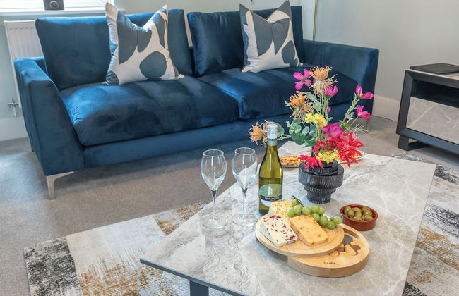 Elliot Oliver - Comfortable Five Bedroom Town Centre House With Garden & Garage - Foto 18