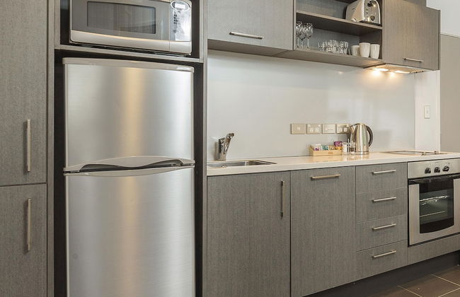 Barclay Suites - Photo 16