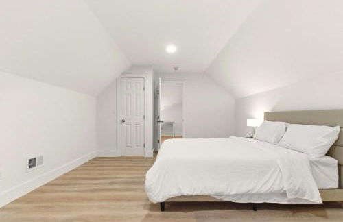 NEW! Gated, Secure, Modern, Beauriful 6 bdr, 4 bth, Near Everything - Foto 39