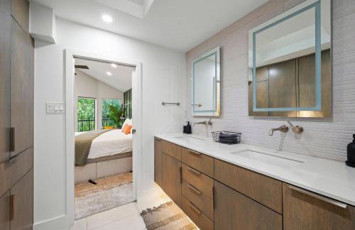 Garland Treehouse Villa: Patio Feasts & Creekside by Vacation Your way - Foto 36