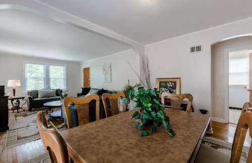 Enjoy Evanston! Slow Down After a Busy Day Sight Seeing - Walking Distance from Public Transportation apts - Foto 15