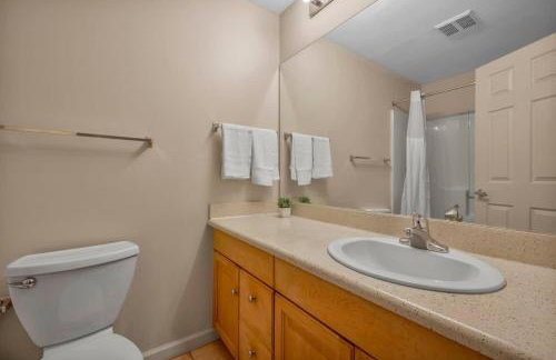 Fun 2Bed Apt Skeeball Foosball FREE Parking - Foto 22