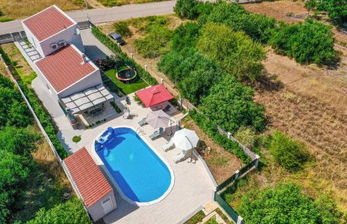 Villa Loni Trogir Marina with great pool and jacuzzi - 3 e-bike free - Foto 2