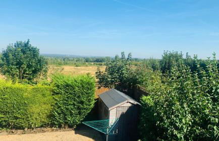 Lovekush Epsom Banstead Surrey. Views over London - Photo 78