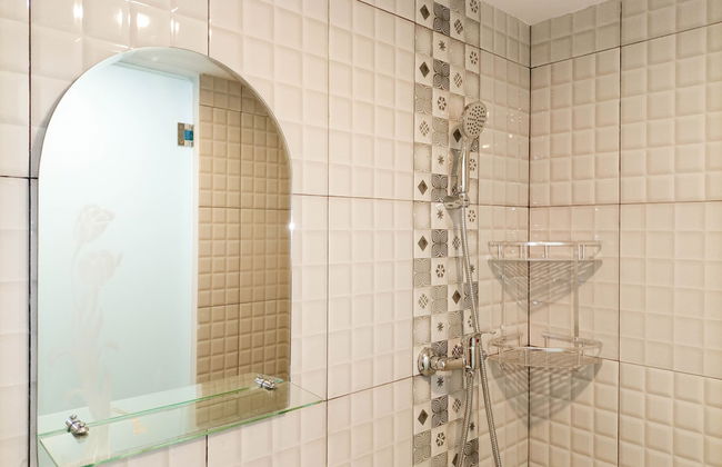 Tranquil And Comfort Studio At De Prima Apartment - Foto 13