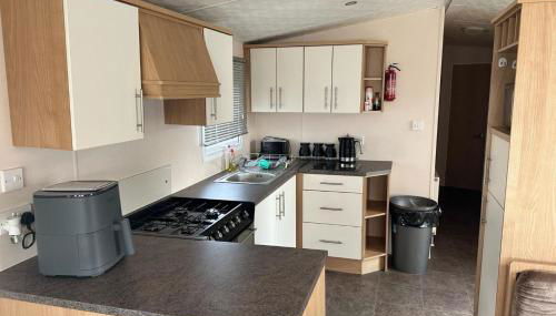 3 Bedroom Caravan - Sleeps 6, Pool & Garden - Foto 4