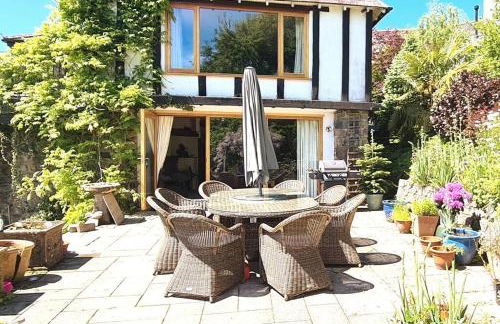 Stunning house, fenced garden, and outdoor dining! - Foto 14