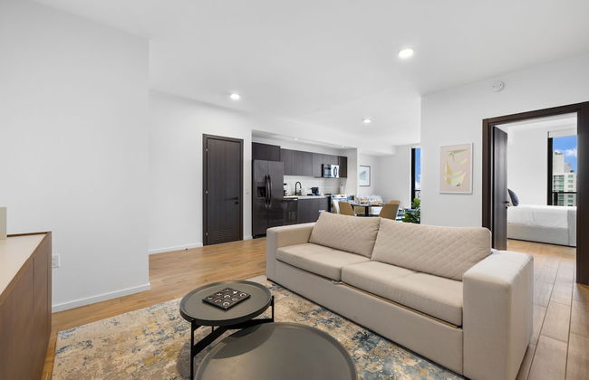 Luxurious Condo Downtown Miami Heart - Photo 25