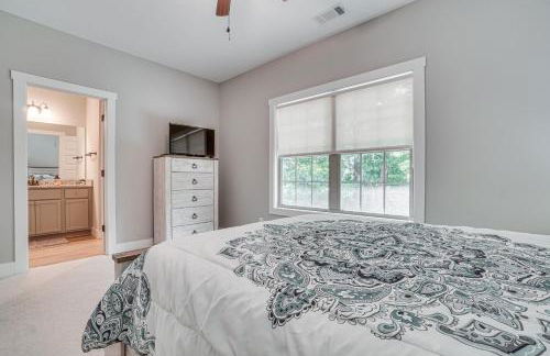 Hot Tub and EV Charger Helen Getaway with Views! - Photo 21