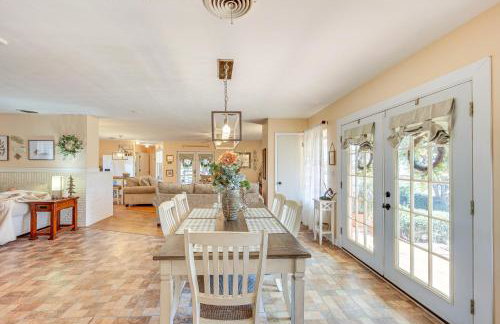 Fire Pit and Patios Peaceful Alto Getaway! - Foto 11