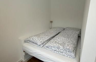 Zentrale Wohnung mit eigenem Eingang und Stellplatz - Foto 9