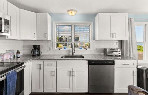 Snug Seaside Views From Couch Walk to Beach - Foto 10