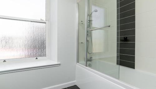 Central comfort and explore nearby cafes - Foto 4