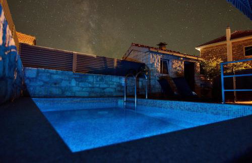 House Tihana - Photo 1