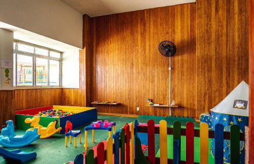 APARTAMENTO, ATÉ 4 PESSOAS,20 Metros da PRAIA do SONHO, PÉ NA AREIA,100 MB WI-FI - Foto 18