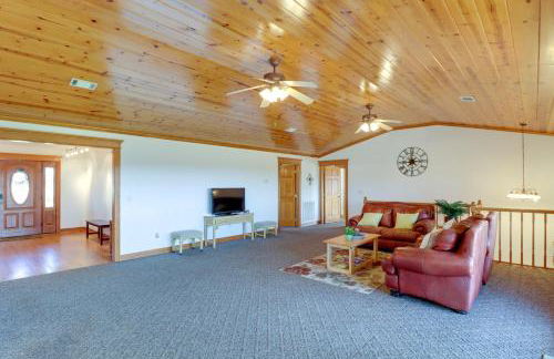 Mountain Views and Shared Pool Ozarks Family Home - Foto 7