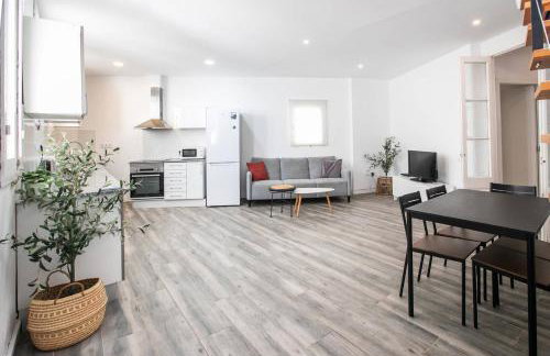 31ARA1092- Newly Refurbished 2BR Flat in the Gothi - Photo 9