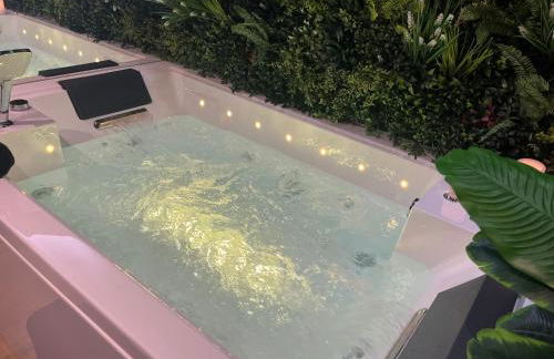 L'élégance - Charme - Secret - Jacuzzi - Parking - Foto 25