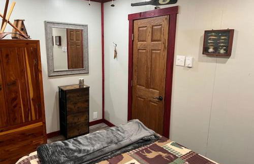 Cubs Den - Hot Tub- Walk to Lake- Fire Pit - Kayaks - Foto 21