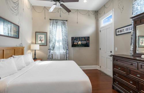 Renovated Historic 4BR House Near Magazine St & Uptown - Photo 37