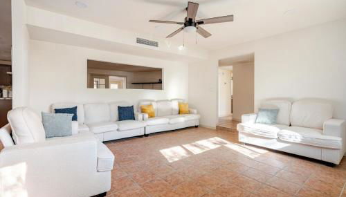 l NEW l 5BR 3BTH Large and Modern Home l Central LOC l 1 ACRE lot - Foto 5