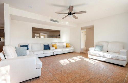 l NEW l 5BR 3BTH Large and Modern Home l Central LOC l 1 ACRE lot - Foto 5