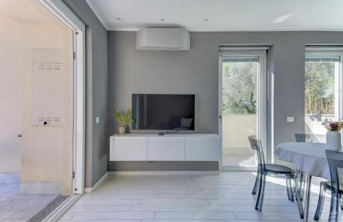 Open View Apartment by Wonderful Italy - Photo 7