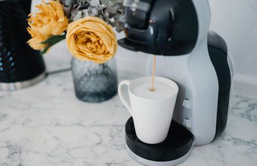 Sunny Seaside Paradise - Sleeps 5 - Photo 12