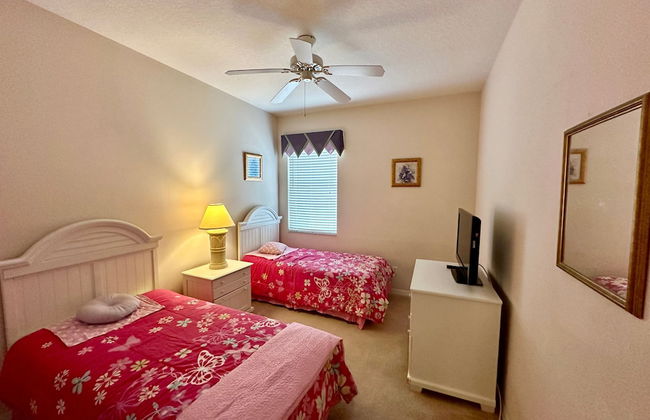 Grand Fabulous 4BR Pool Home Near Disney - Photo 26