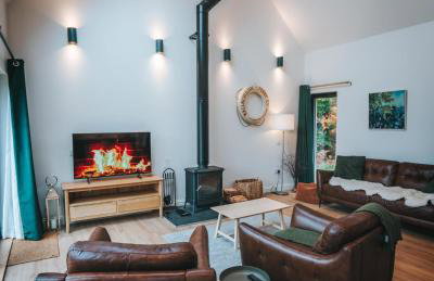 Forest Corner Luxury Home with Hot Tub - Foto 3