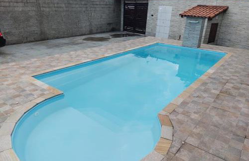 Casa com piscina, 100m da praia! - Foto 1
