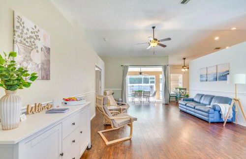 Relax Poolside Spring Hill Family Home with Yard! - Foto 5