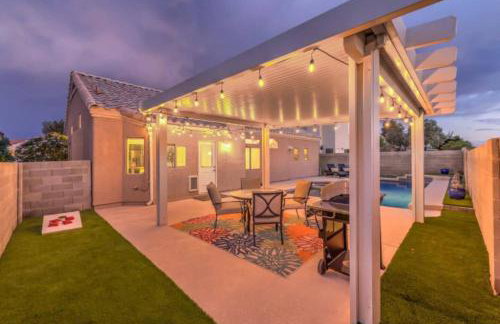 Creekwater | Pebbletech Pool & Spa 10 Min to Strip - Photo 2