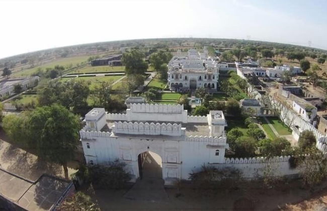 Talabgaon Castle - Foto 36