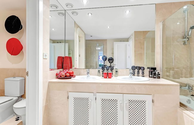 YOLO Spaces – Sotogrande Marina Boutique Apartment - Foto 27